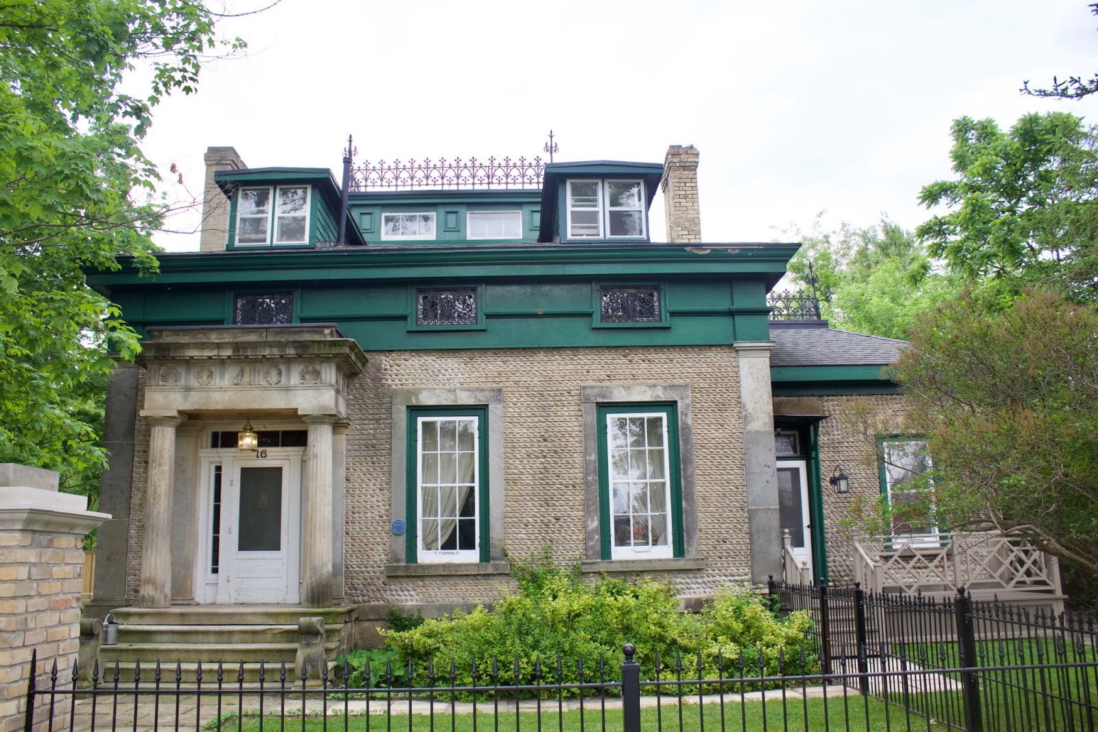 16 Broadway West Paris Ont